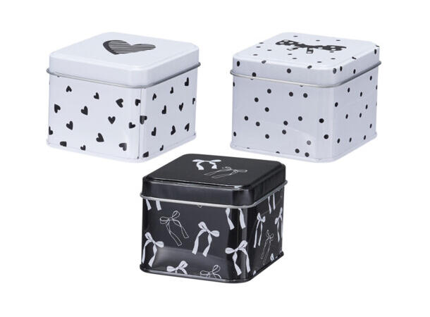 Metallboks Svart/Hvit Sløyfe Hjerte 3ass Display 12stk  8x8x6cm 