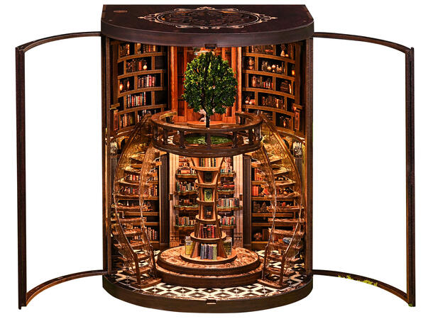 Mini hus DIY Visdommen 13,5x16,5x21cm MDF, papir, stoff. LED lys, uten batteri 