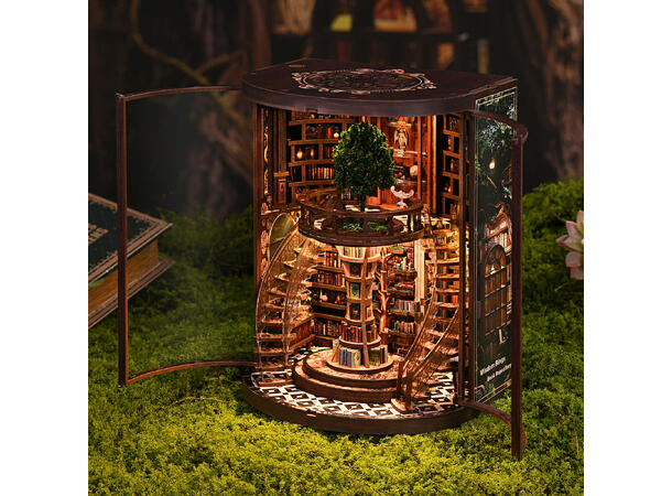 Mini hus DIY Visdommen 13,5x16,5x21cm MDF, papir, stoff. LED lys, uten batteri 