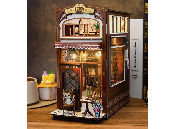 Book Nook Kafé 24,5x21,5x13cm MDF papir stoff LED lys uten batteri 