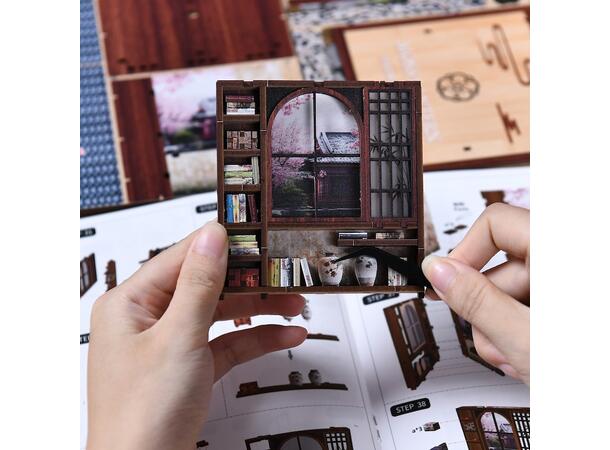 Book Nook Mini Japansk hage 12x13x17cm MDF papir stoff LED lys uten batteri 