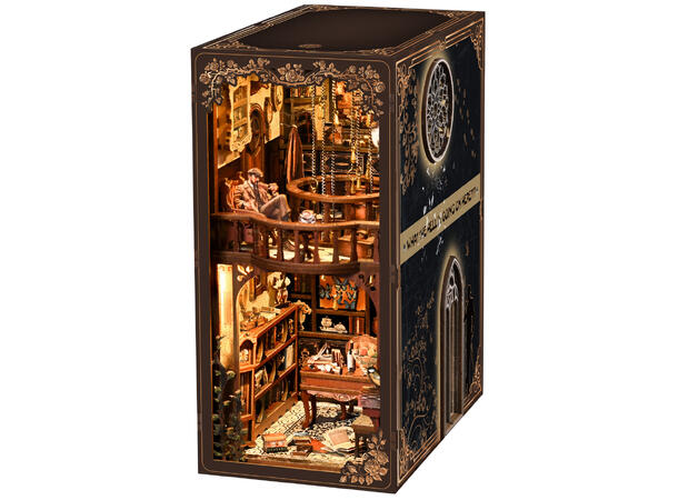 Book Nook Mystiske huset 23x18x11cm MDF papir stoff LED lys uten batteri 