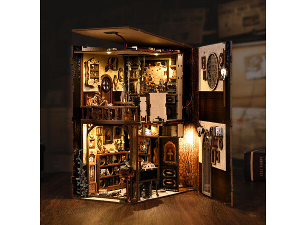 Book Nook Mystiske huset 23x18x11cm MDF papir stoff LED lys uten batteri 