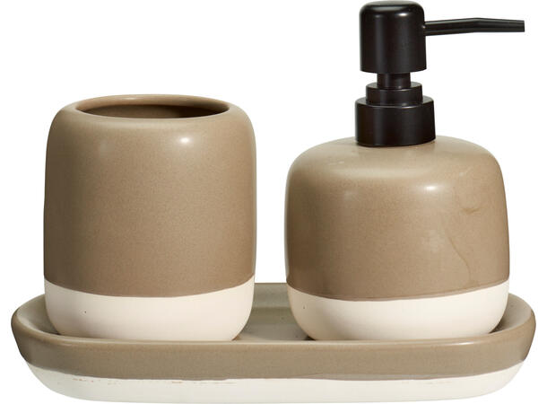 Baderomssett keramikk/PP. 3 deler. 3ass Krus: 9cm Såpe: 9x13, 5cm Fat 21x11cm 
