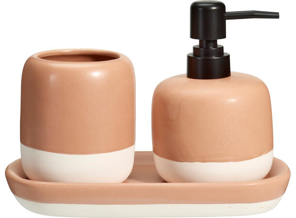 Baderomssett keramikk/PP. 3 deler. 3ass Krus: 9cm Såpe: 9x13, 5cm Fat 21x11cm 