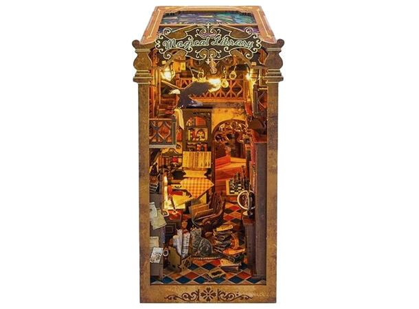 Book Nook Bibliotek 10,3x18x24,5cm MDF, papir, stoff. LED lys, uten batteri 