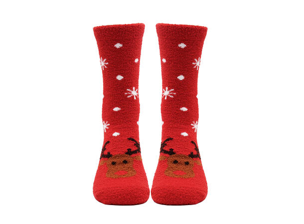 Sokk fluffy rød m/reinsdyr 8-10år 75% bomull, 22% polyester, 3% elastan 