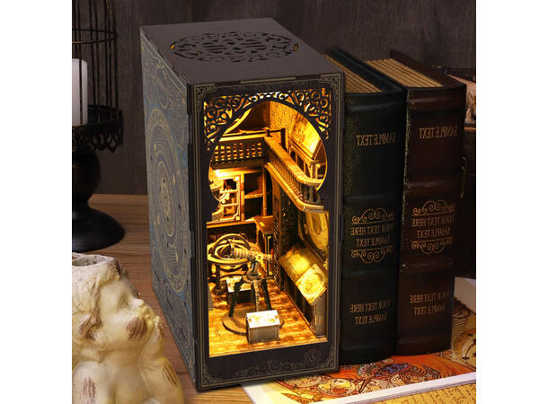 Book Nook Museum Astronomi 23x18.5x11cm MDF papir stoff LED lys uten batteri 