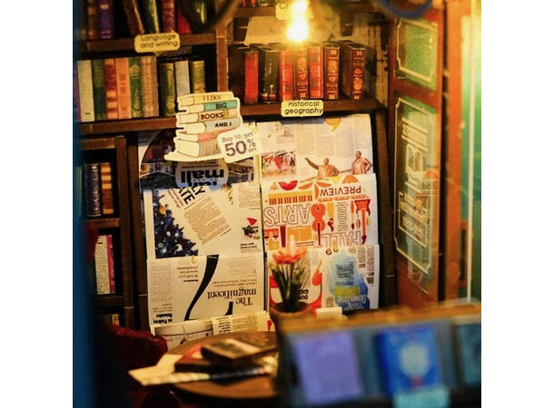 Book Nook Bokhandel 21x12,8x23,4cm MDF, papir, stoff. LED lys, uten batteri 