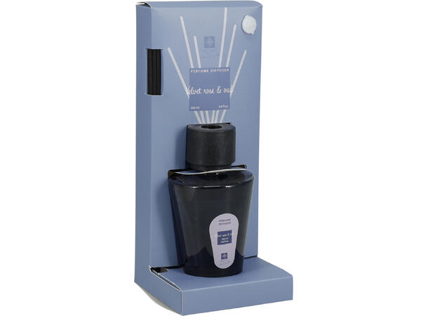Duftolje 200ml med 6 pinner 4ass Pakket i display med tester. 10% duft 
