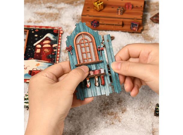 Book Nook Mini Snøriket 12x10,5x17,5cm MDF papir stoff LED lys uten batteri 