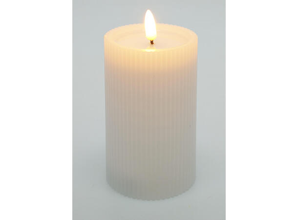LED kubbelys voks Diam.7,5x12,5cm 4ass Ekte voks Timer 6/18 on/off Batteri:2xAA 