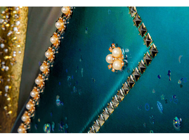 Bilde lerretstrykk sort okse 62x92cm Shiny foliert fototrykk med gullramme 