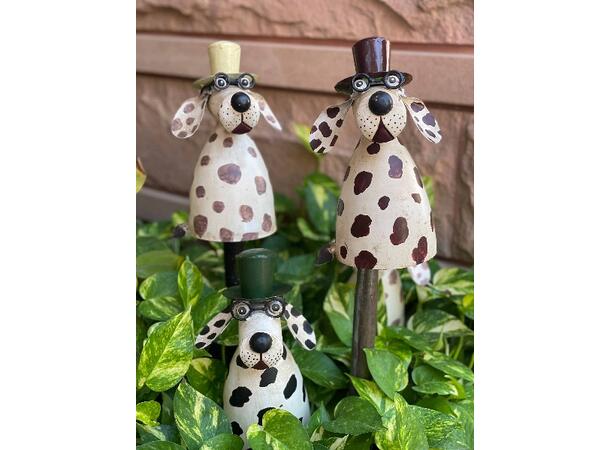 Hagepynt hund prikket metall 14x11x19cm 