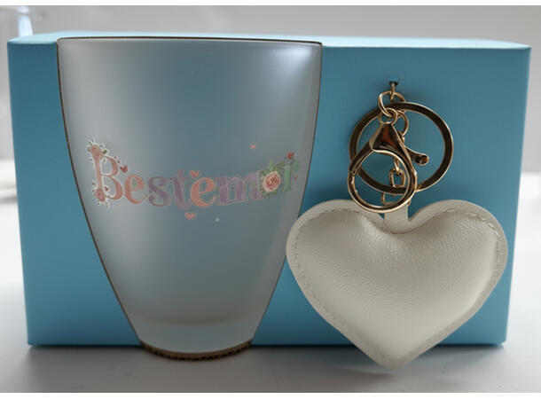 Krus frostet glass m/hjerte Bestemor 10c 12x9x10cm. Nøkkelring m/hjerte av PU 