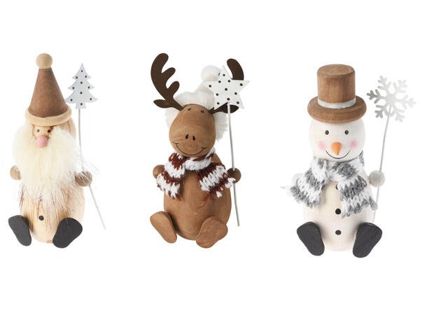 Trefigur sittende 11-12cm 3ass Display 18stk 