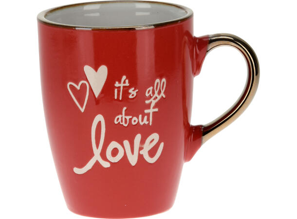 Krus ker. rød/hvit/gull tekst/hjerte 4as Volum: 305ml 8,3x12x10 5cm Vekt: 318gram 