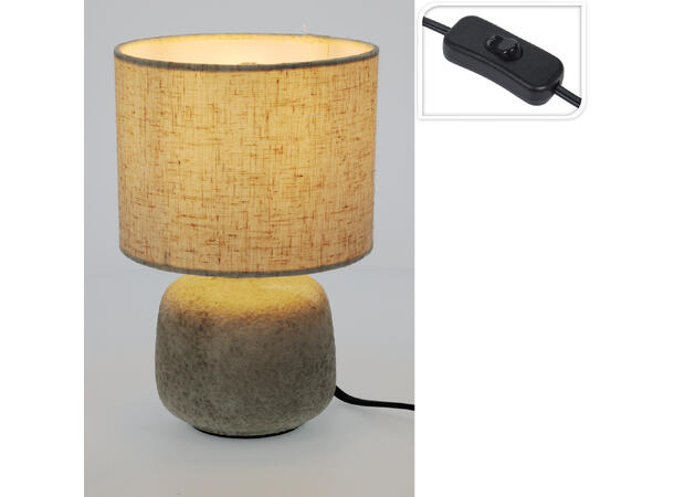 Lampe offwhite keramikk m/skjerm 21,5cm Ledning 120cm m/bryter. E14-pære 