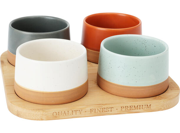 Serveringsett 4 Skål:9,5cm Brett:22x22cm Terracotta, hvit, grå Vekt:1300grax 